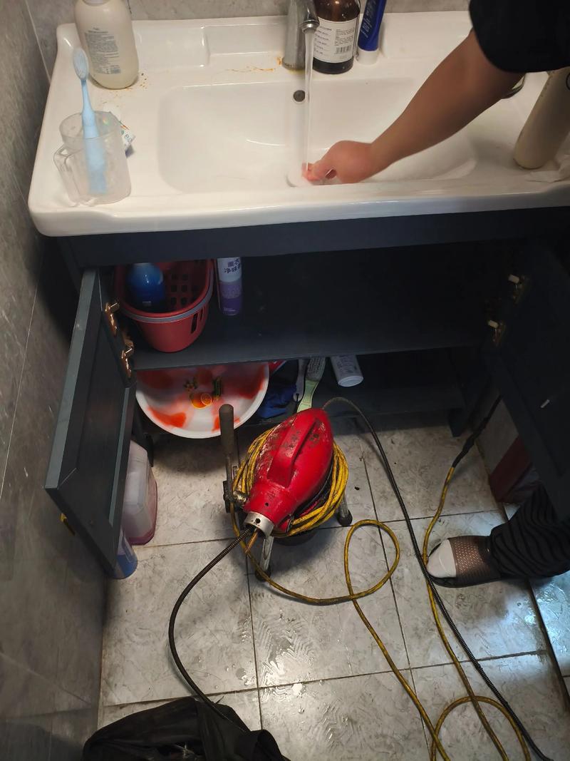巧用保洁技巧，守护峨眉山的纯净之美